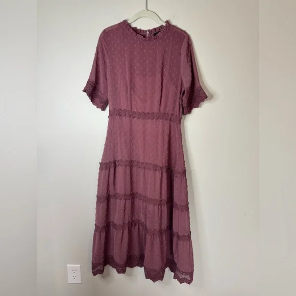 Lulu’s Rose Mauve Lace Trim Midi Dress | Tiered Swiss Dot | Size M - Picture 4 of 8
